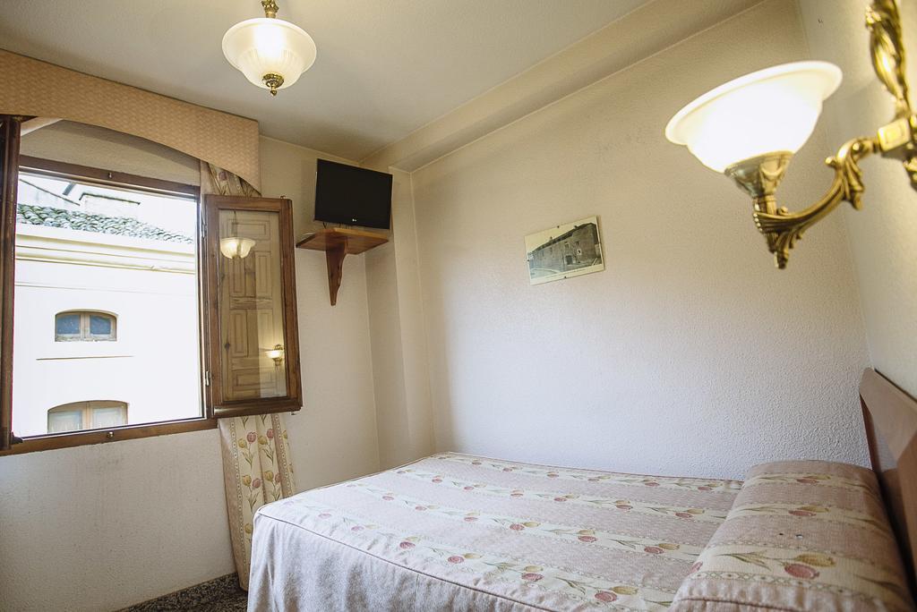 Hostal Plaza Ciudad-Rodrigo 部屋 写真